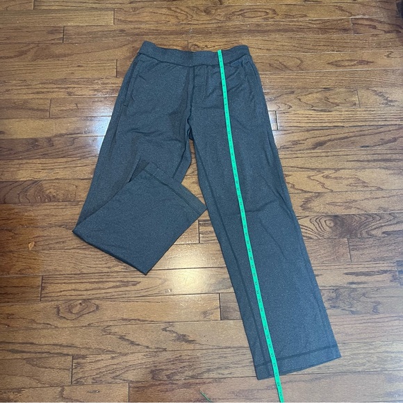 97. Men’s size large gray / grey athletic pants / sweatpants / sweats wide leg - Picture 9 of 11